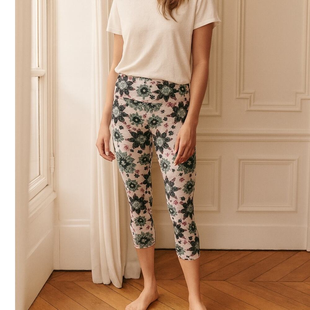 Onzie White Geometric Floral Leggings s/m